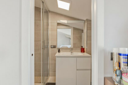 a51884f58962e421ccdbfb4a0d424eb2 - 33