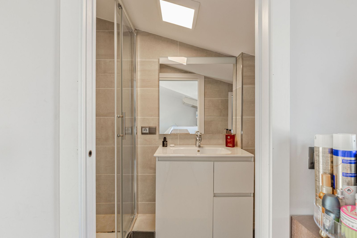 a51884f58962e421ccdbfb4a0d424eb2 - 33