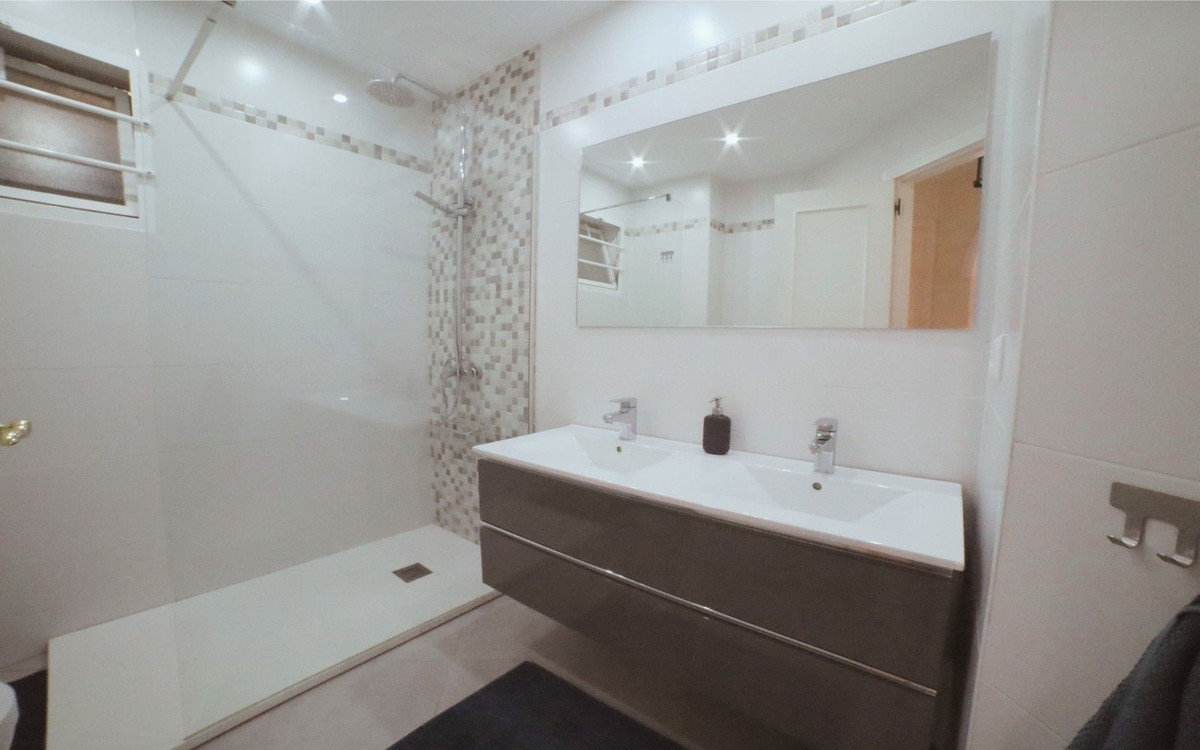 a6831da71eba623a2c5df810b784a546 - 17