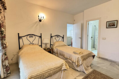 a74836a91a743bb30a85c2e595200ad7 - 12