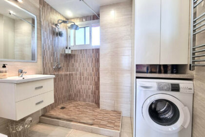 a79e06d85e0baee035ade3328548925e - 12