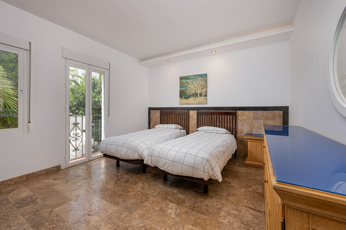 a8bf9888be6af556a5cd9ae7fae53f03 - 10