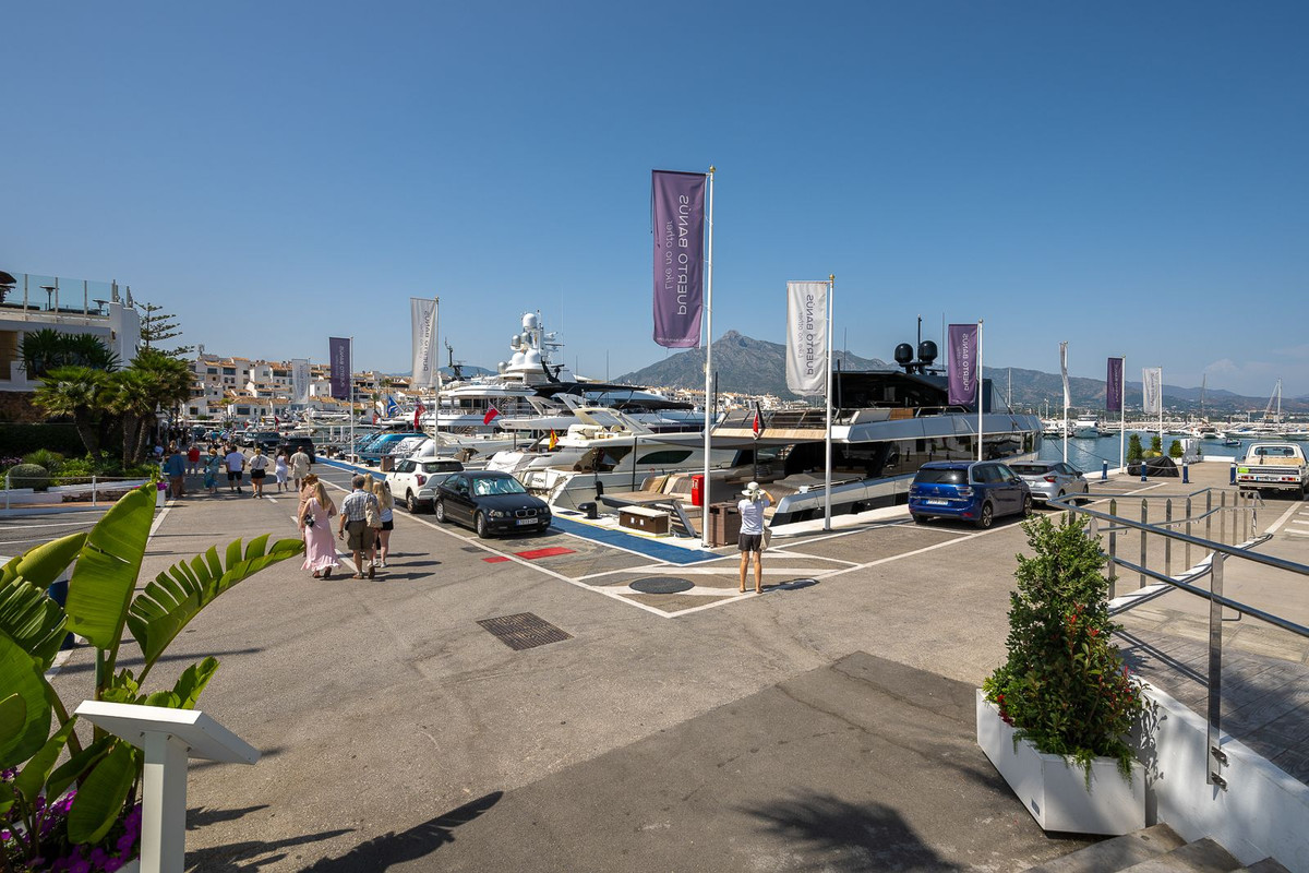 a8bf9888be6af556a5cd9ae7fae53f03 - 16