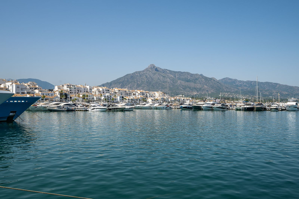 a8bf9888be6af556a5cd9ae7fae53f03 - 19