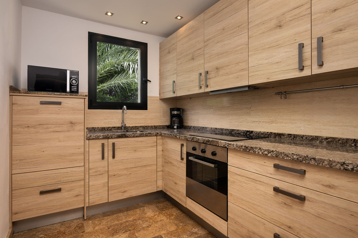 a8bf9888be6af556a5cd9ae7fae53f03 - 3