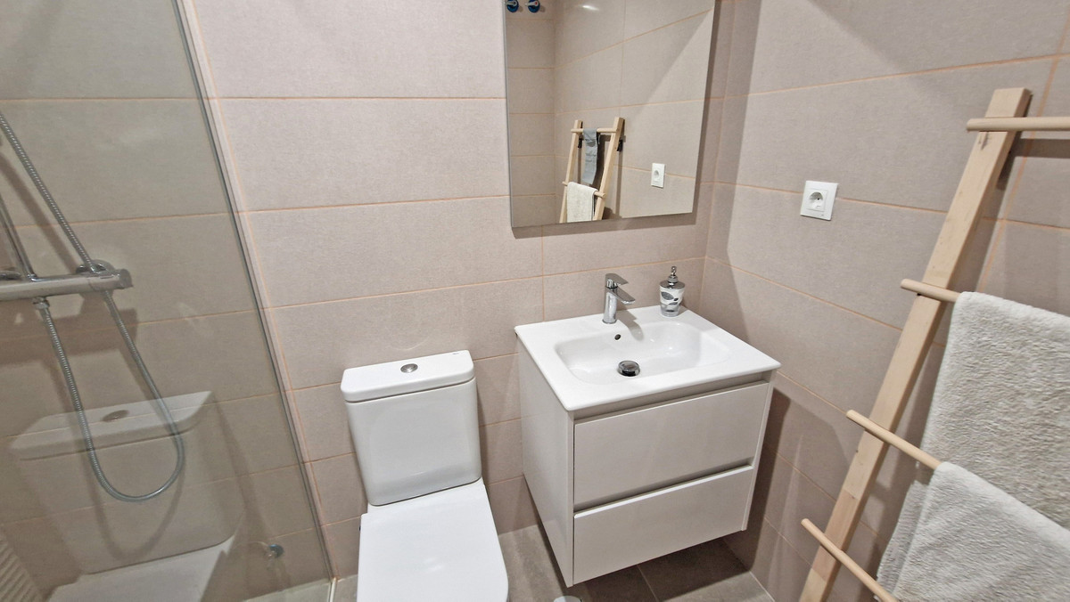 ab353da6e9f81647cbcb8a4205348824 - 14