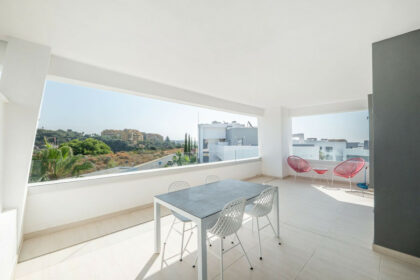 ab8cb40c0793dc8bb101eaa47824ee9d - 13