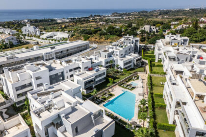 ab8cb40c0793dc8bb101eaa47824ee9d - 2