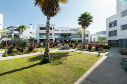 ab8cb40c0793dc8bb101eaa47824ee9d - 25