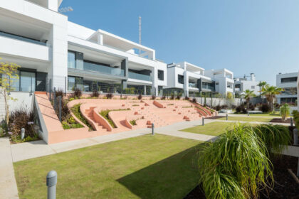 ab8cb40c0793dc8bb101eaa47824ee9d - 27