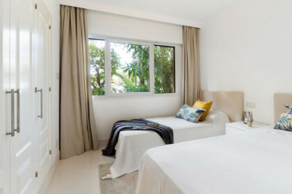 ab9cb4e4756aa53a4b130b83fc663232 - 15