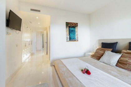 ab9cb4e4756aa53a4b130b83fc663232 - 18