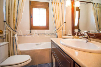 acacf869c119f3f335571b568090d8f0 - 14