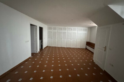 aecb022e9300646697edce5d5c462105 - 11