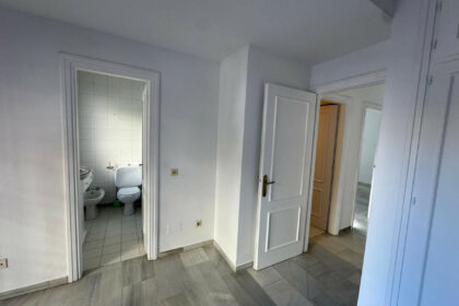 aecb022e9300646697edce5d5c462105 - 12