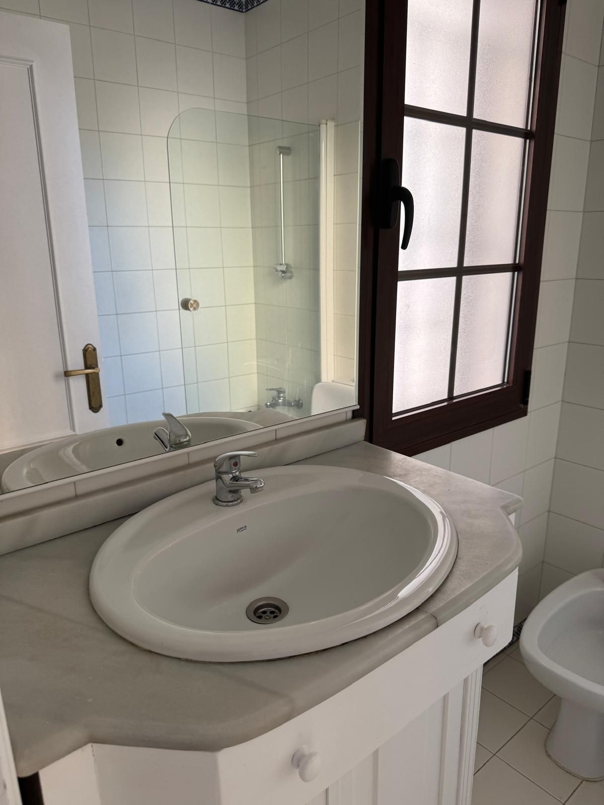 aecb022e9300646697edce5d5c462105 - 21