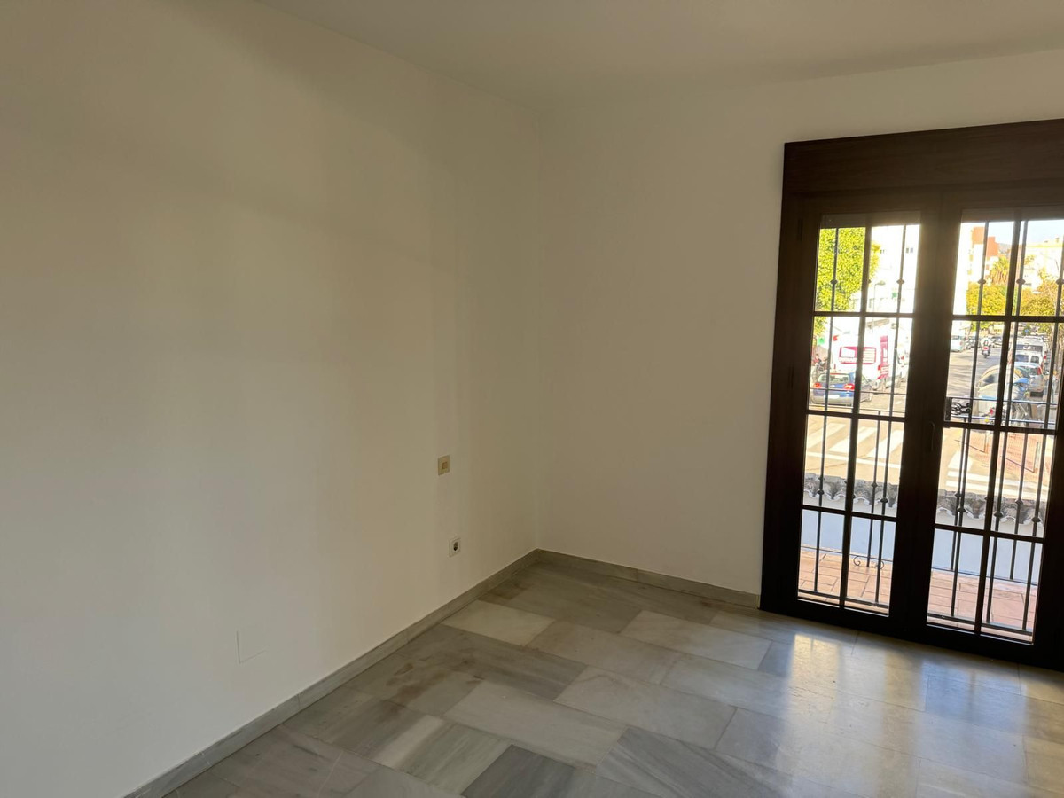 aecb022e9300646697edce5d5c462105 - 24