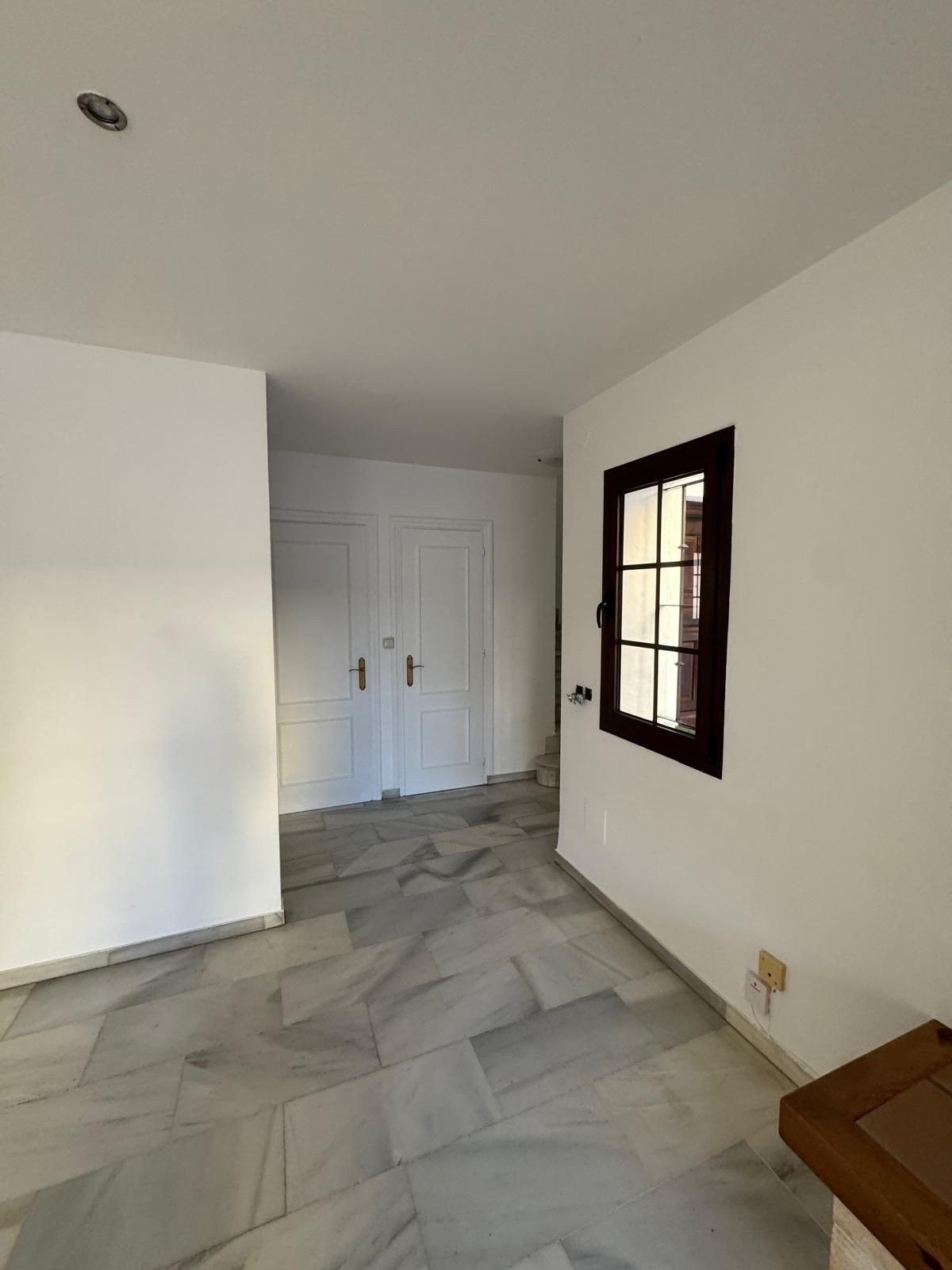 aecb022e9300646697edce5d5c462105 - 25