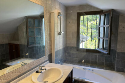 aecb022e9300646697edce5d5c462105 - 26