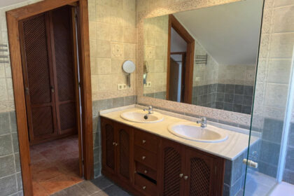 aecb022e9300646697edce5d5c462105 - 27