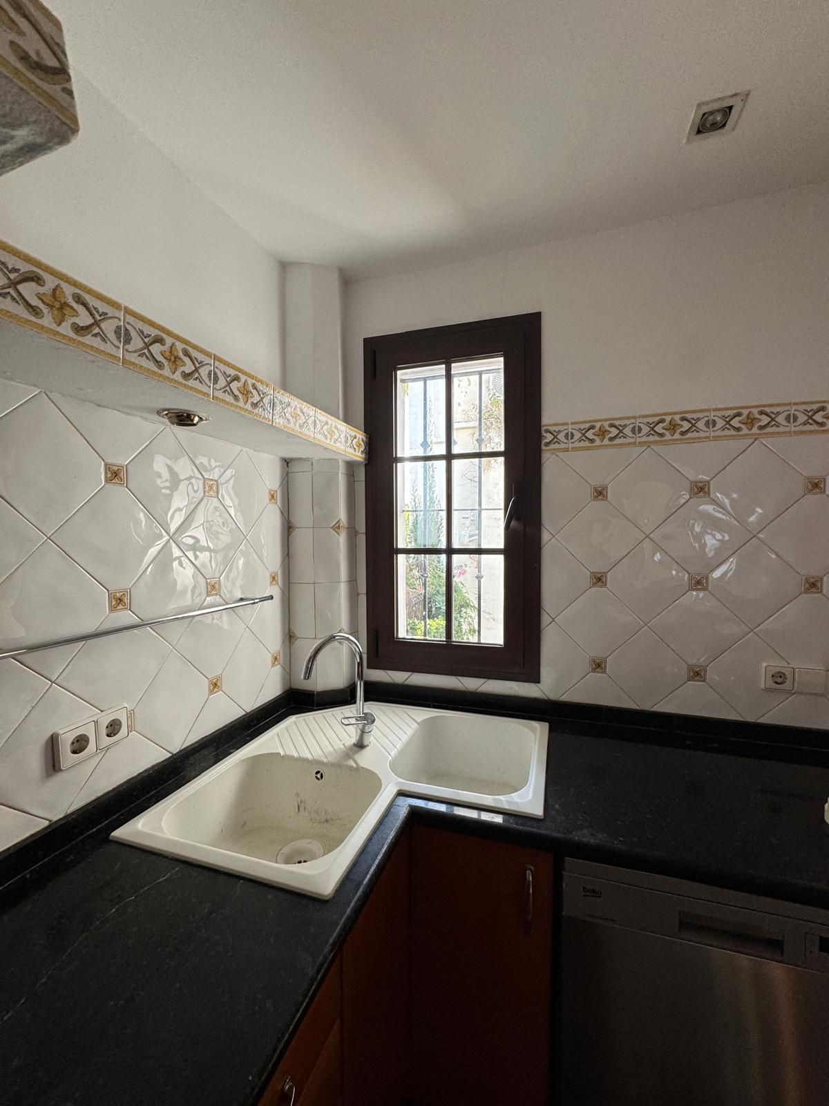 aecb022e9300646697edce5d5c462105 - 30