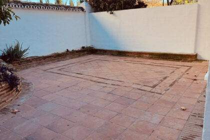 aecb022e9300646697edce5d5c462105 - 32