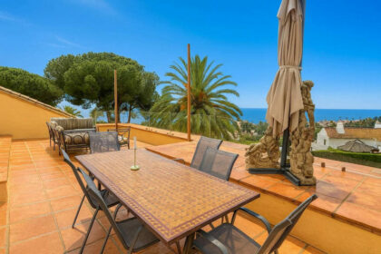 aed2018a579a3f87167c6756aee7974c - 13