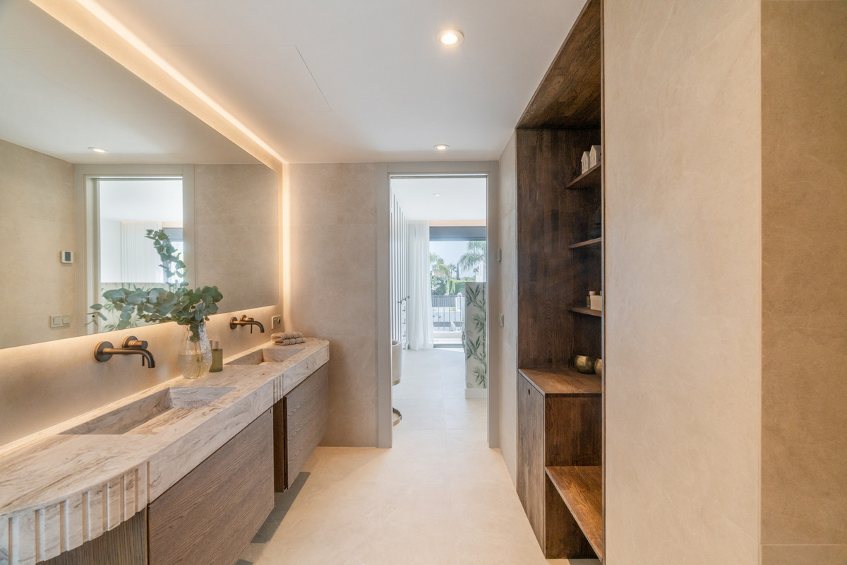 b02124616a68c49e8bd417a138960932 - 15