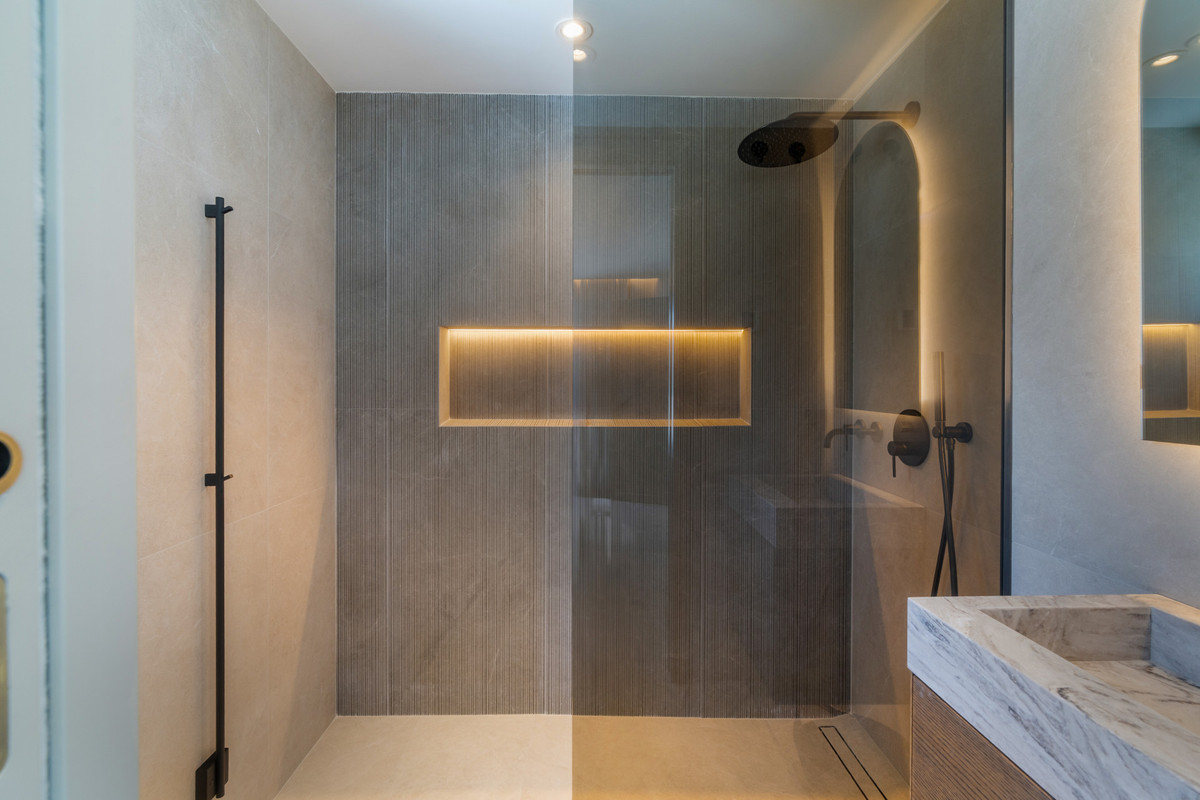 b02124616a68c49e8bd417a138960932 - 16