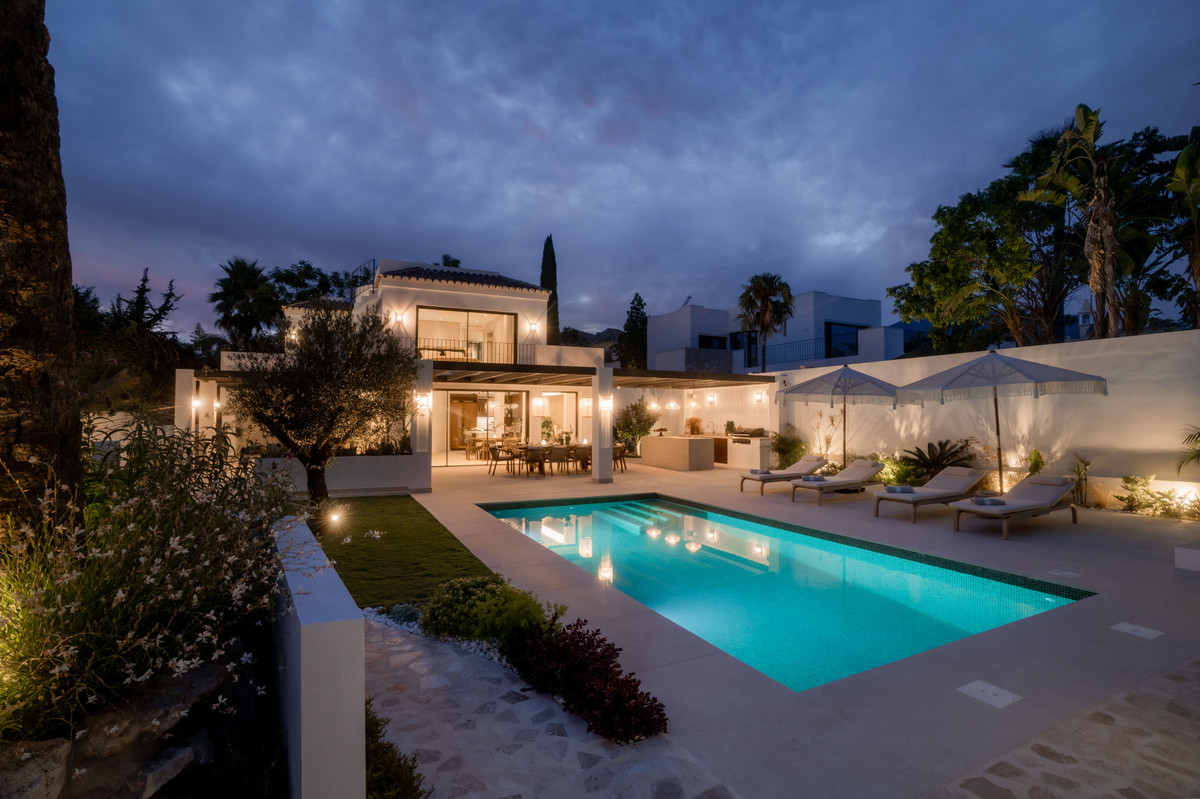 b02124616a68c49e8bd417a138960932 - 24