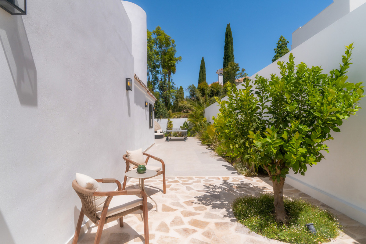 b02124616a68c49e8bd417a138960932 - 33