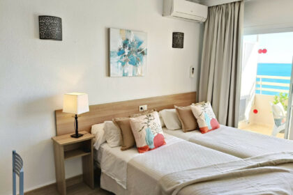 b02be63a284357618103dba8e89219f0 - 12