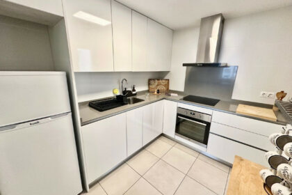 b1e2ebc842147464db9c4b0a4e736de4 - 10