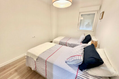 b1e2ebc842147464db9c4b0a4e736de4 - 15