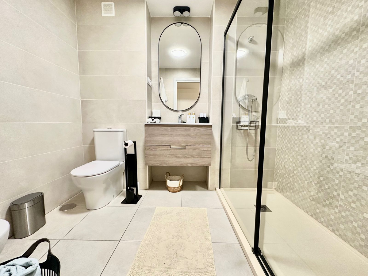 b1e2ebc842147464db9c4b0a4e736de4 - 16