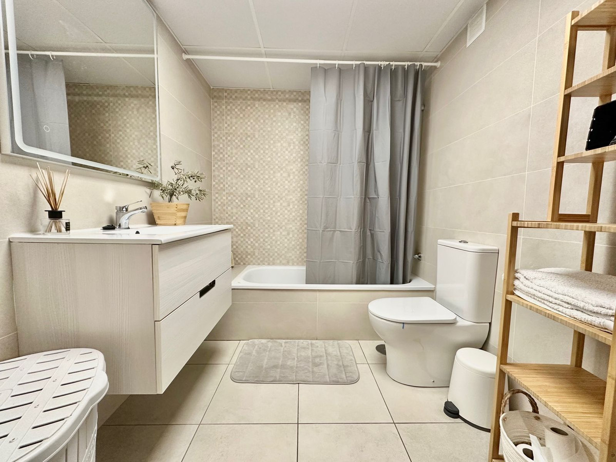 b1e2ebc842147464db9c4b0a4e736de4 - 17