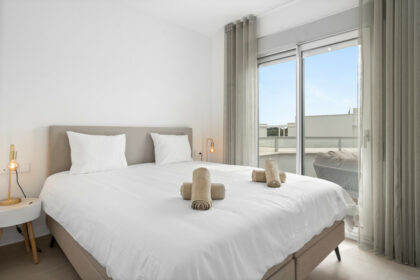 b2f5d57fe8e64838327f2bb47f2965a7 - 4