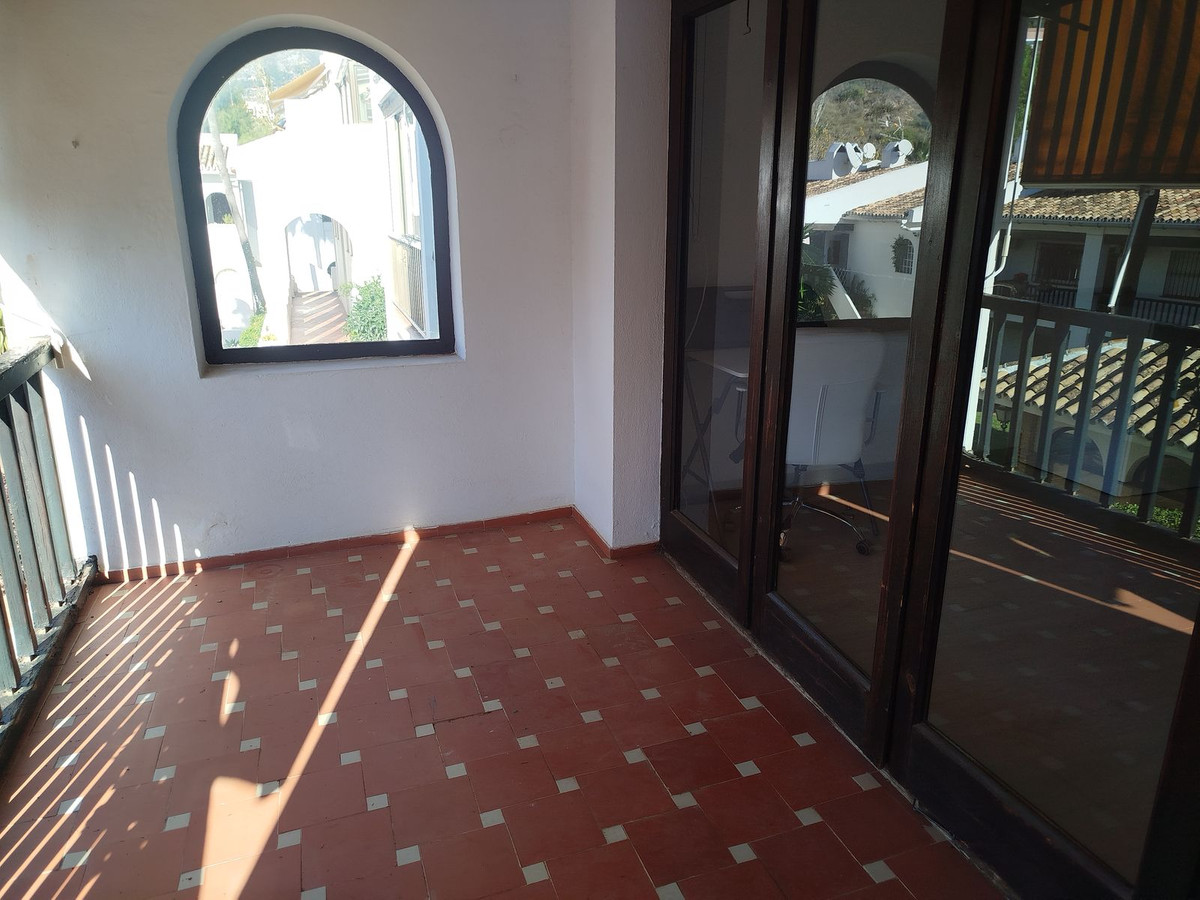 b3dfb5f973c7ba1017cedec4d0116d00 - 23