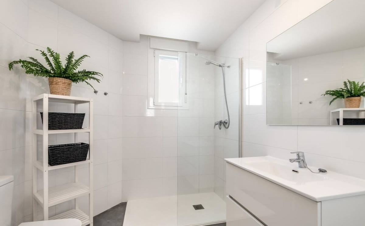 b4cda2521daaab0952b248e57e1223a2 - 16