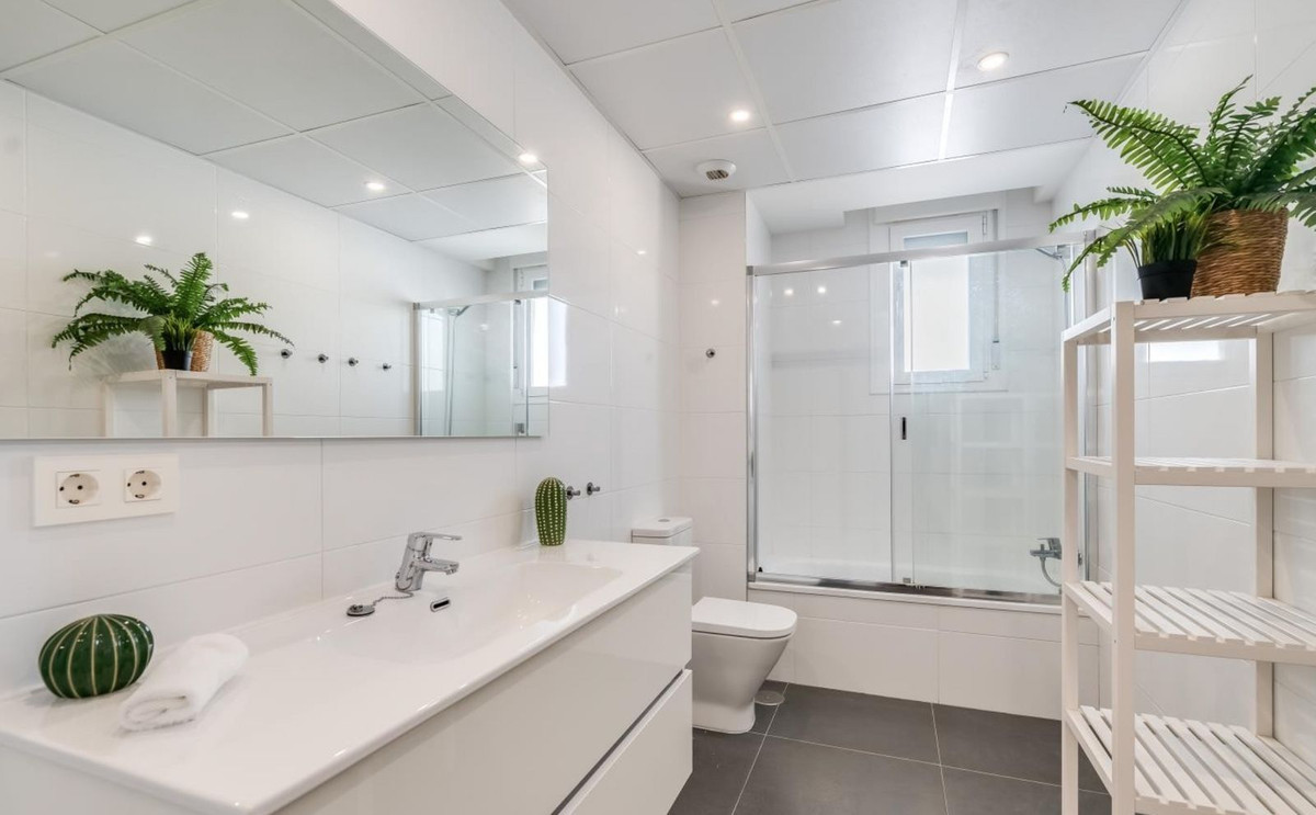 b4cda2521daaab0952b248e57e1223a2 - 18