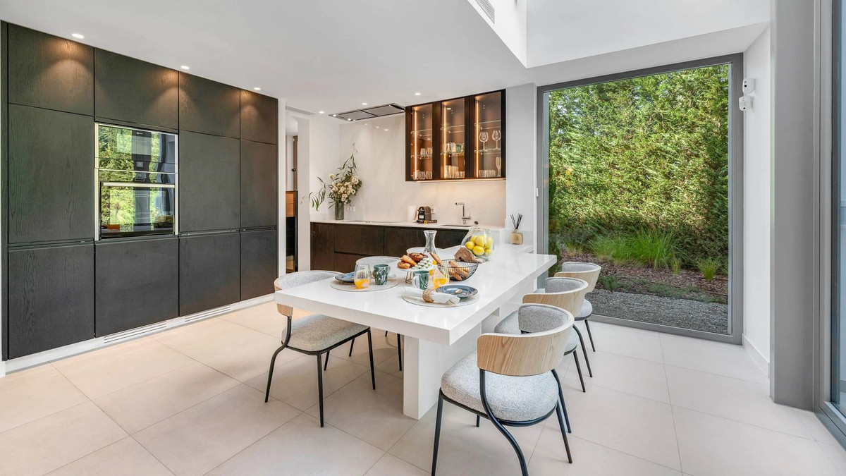 b4da01b744d7965f27aa40f8a6a7a731 - 5