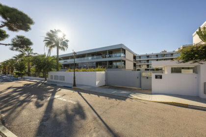 b515bddd2fa0fce5d9e5f703bd64c599 - 24