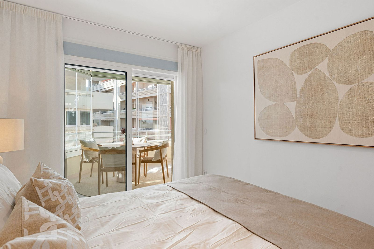 b5c0b24fe39fa30a87b01edf76efb421 - 12