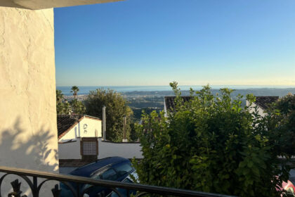 b5f9bb67c1b4bbb749cef709d6d4d856 - 1