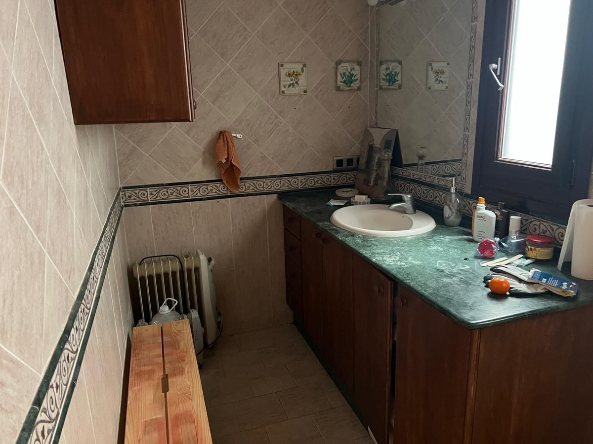 b5f9bb67c1b4bbb749cef709d6d4d856 - 16