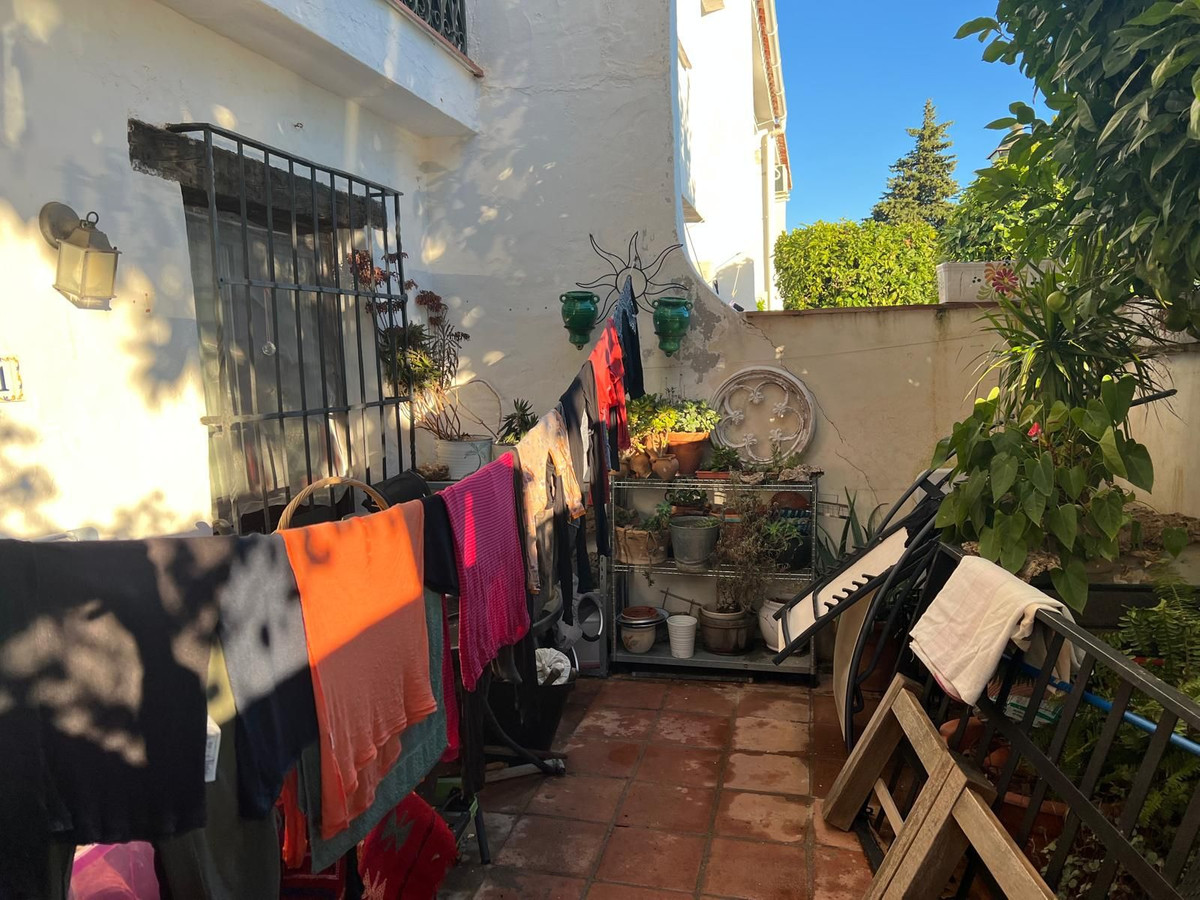 b5f9bb67c1b4bbb749cef709d6d4d856 - 23