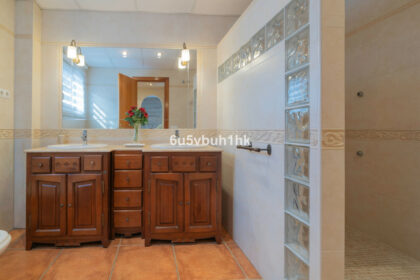 b6dca9c473c8413e953621357d32b0b9 - 19