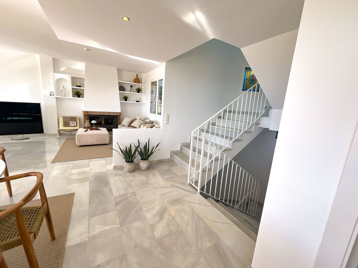 b7aa3cb401c597f5bad6b1e3681dea3f - 14