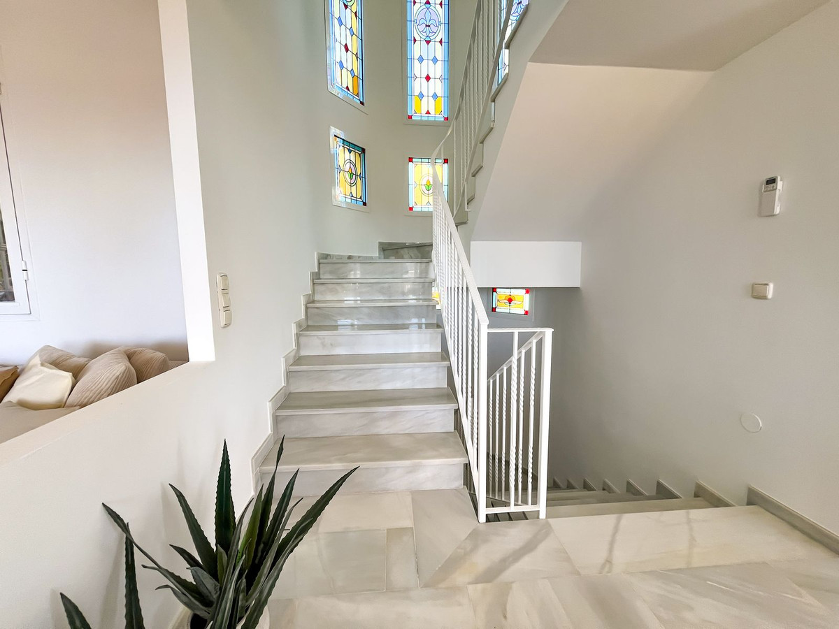 b7aa3cb401c597f5bad6b1e3681dea3f - 22