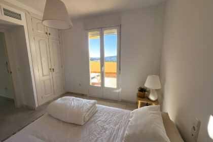 b7aa3cb401c597f5bad6b1e3681dea3f - 24